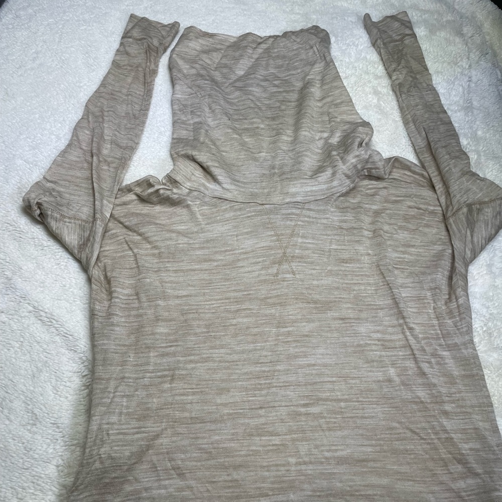 mango light sweater,